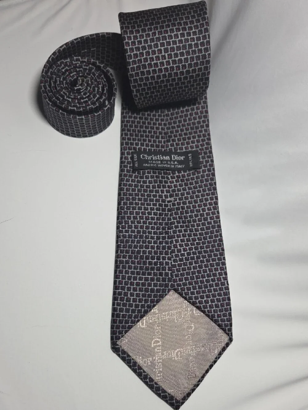 Christian Dior Mens Italian Silk Dark Gray and Burgundy Geometric Tie 3.55x57.5